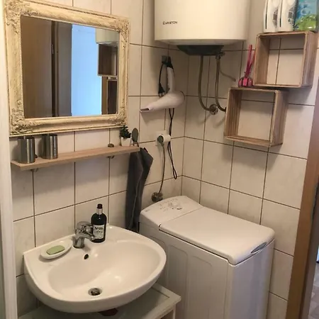 Apartment Anm *